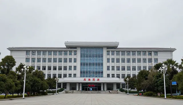 科技公司网页设计：信息实时性对资源对接服务的影响